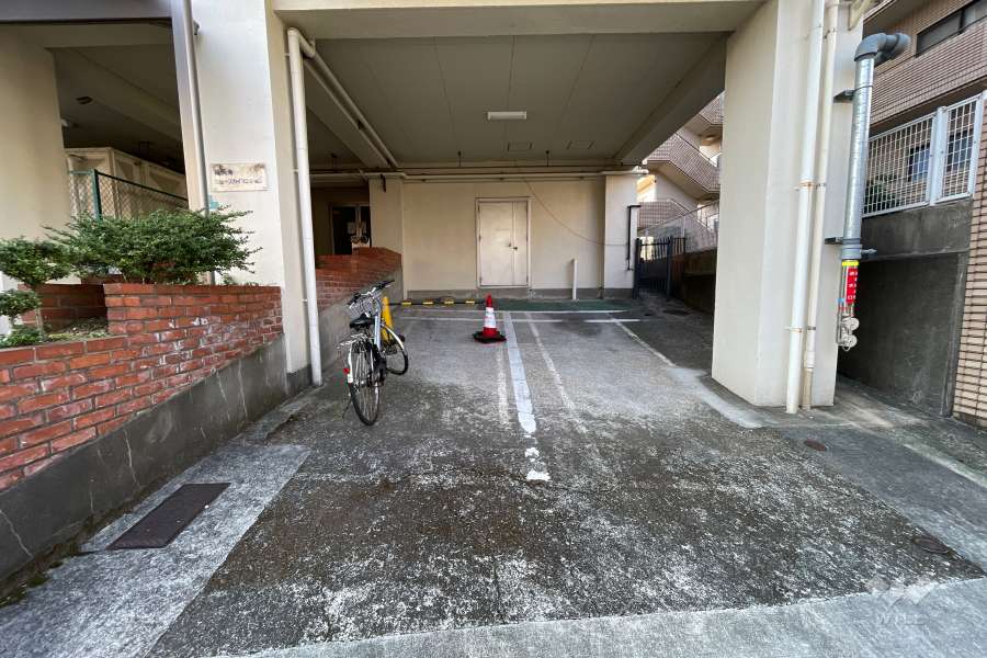 敷地内駐車場（屋内平面式）