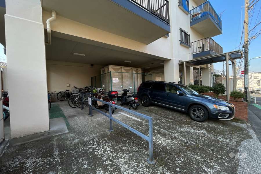 敷地内駐車場（屋外平面式）