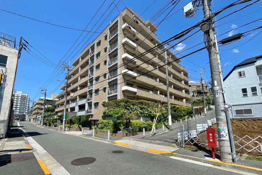クリオ自由が丘壱番館の外観（南東側から）