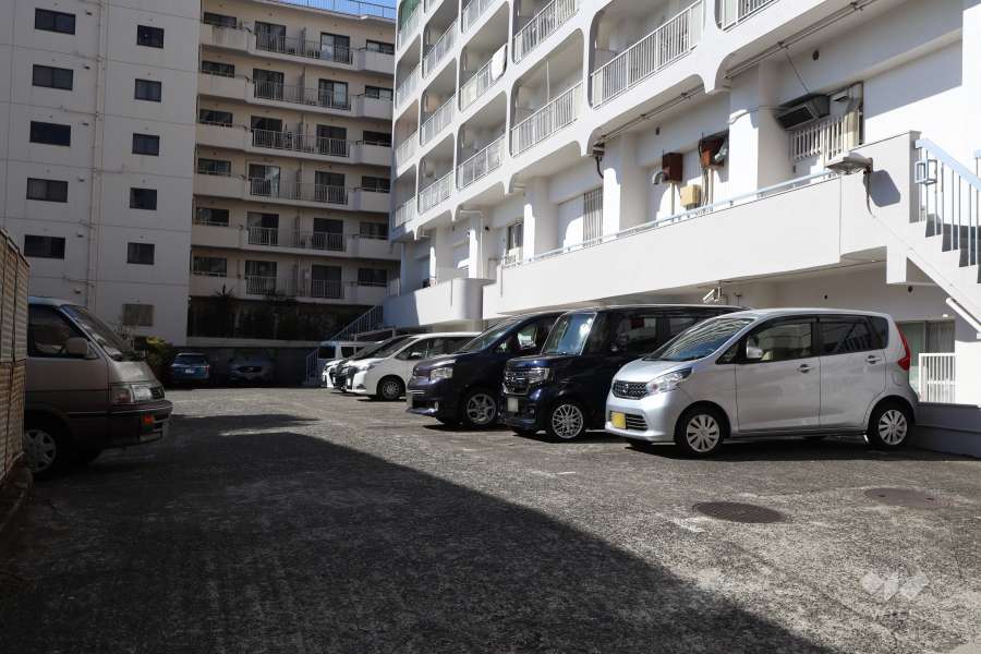 敷地内駐車場（屋外平面式）