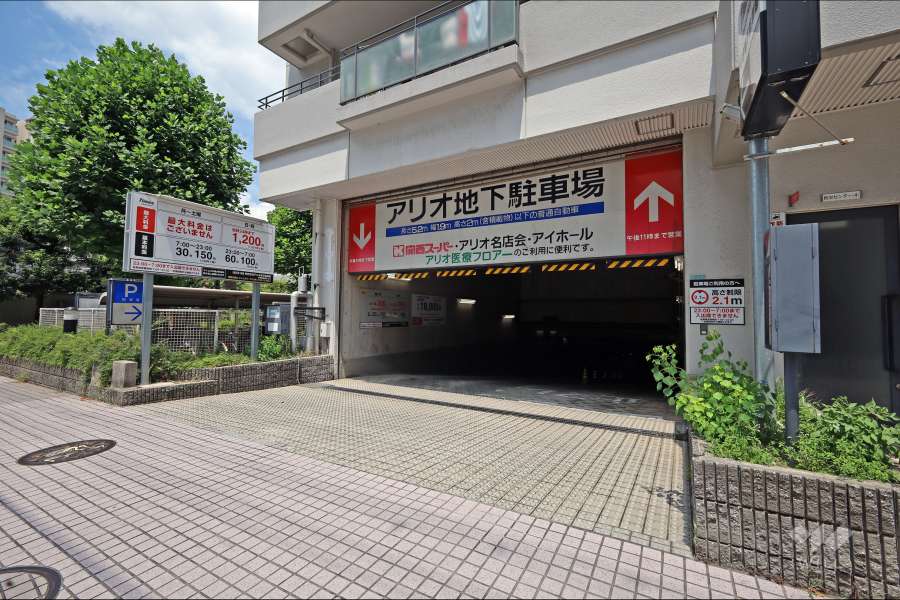 駐車場の出入り口
