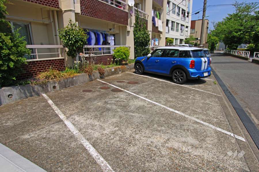 敷地内駐車場（屋外平面式）