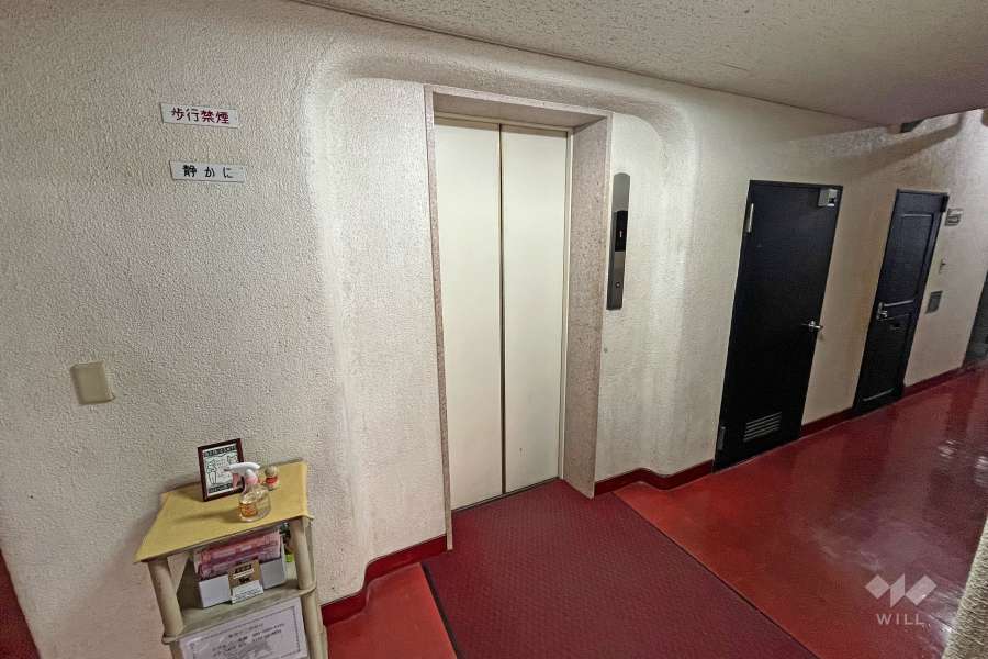 共用のエレベーター