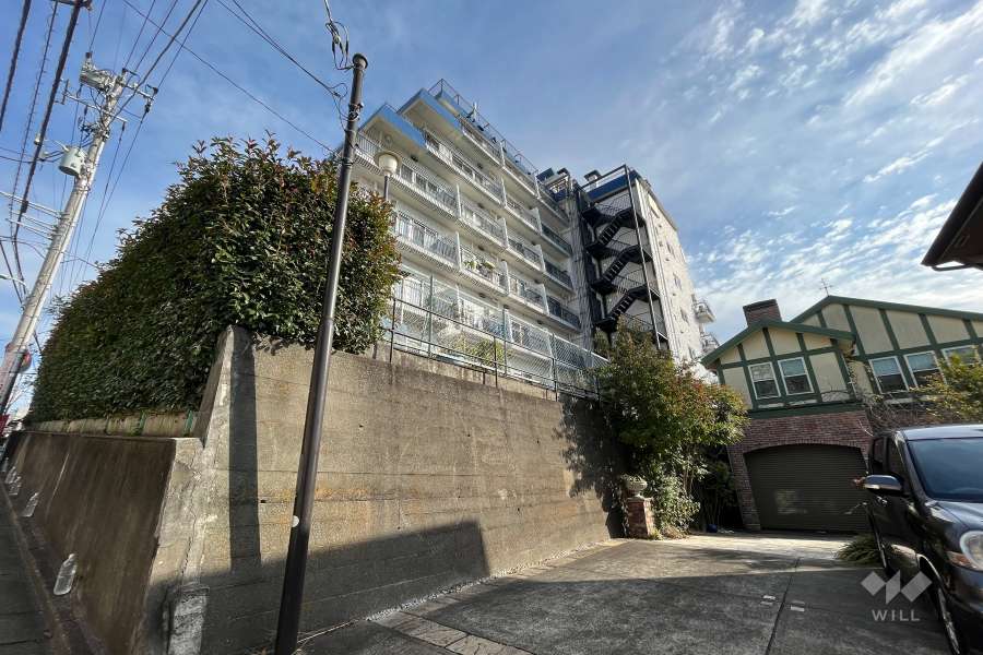 秀和大岡山レジデンスの外観（北西側から）