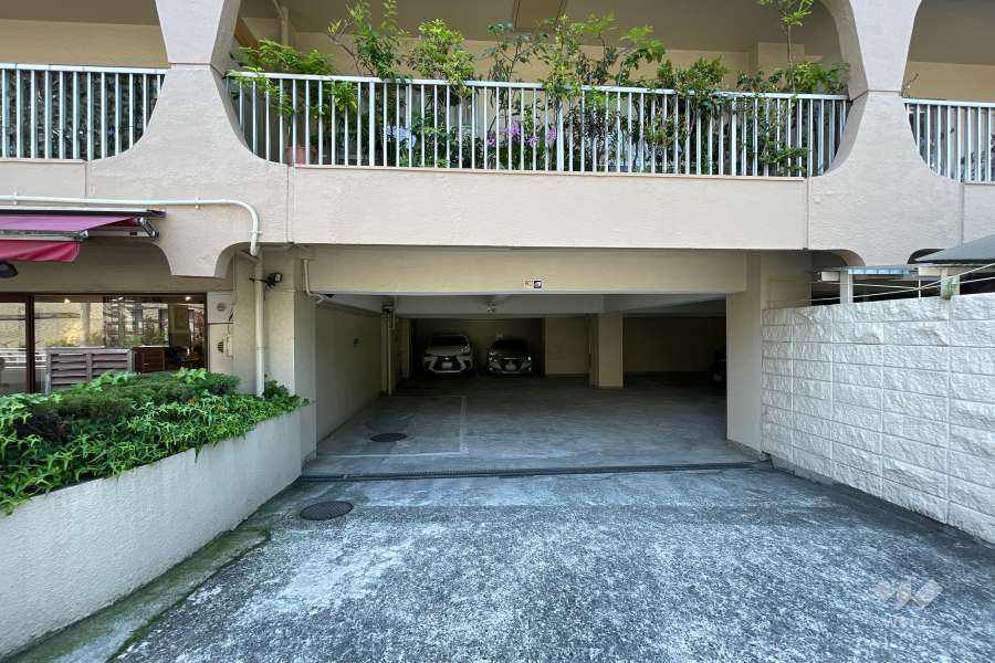 駐車場の出入り口