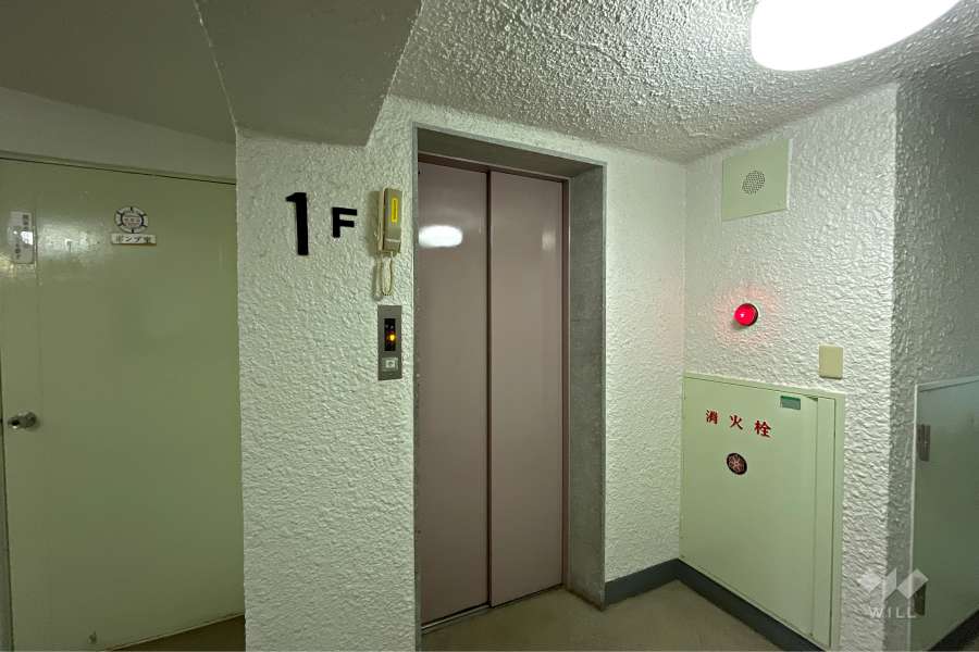 共用のエレベーター