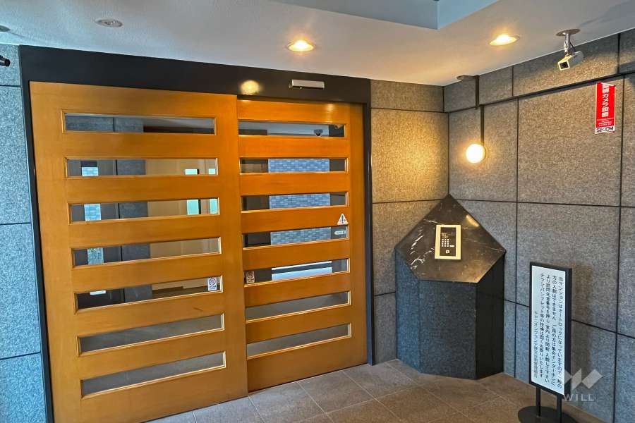 エントランスはオートロック付きです。