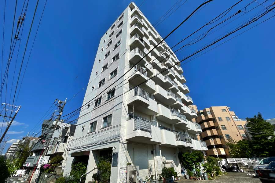 シャンボール都立大の外観（西側から）
