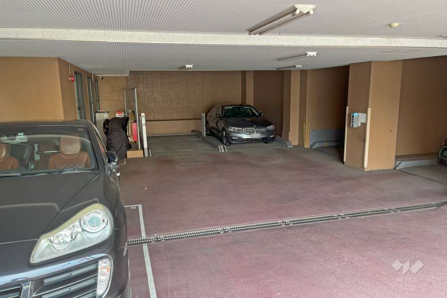 敷地内駐車場（屋内平面式）