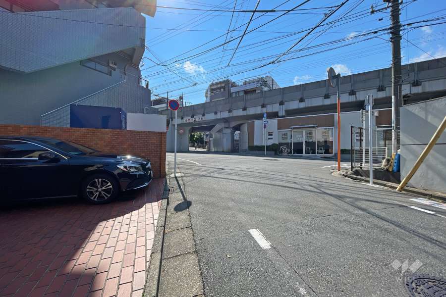 敷地北側の前面道路