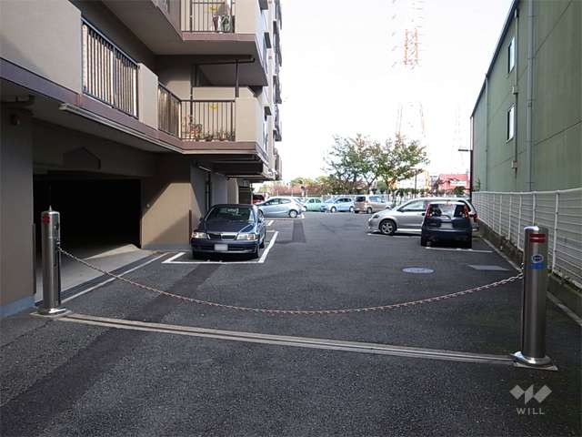 敷地内駐車場（ロボットゲート付き）