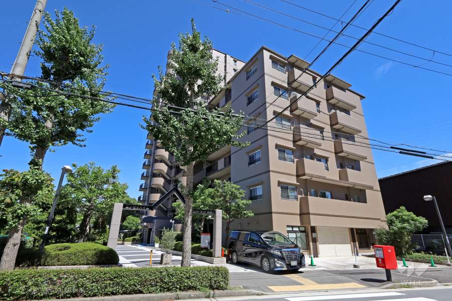 エンゼルハイムリバーサイド武庫川の外観(北西側から)