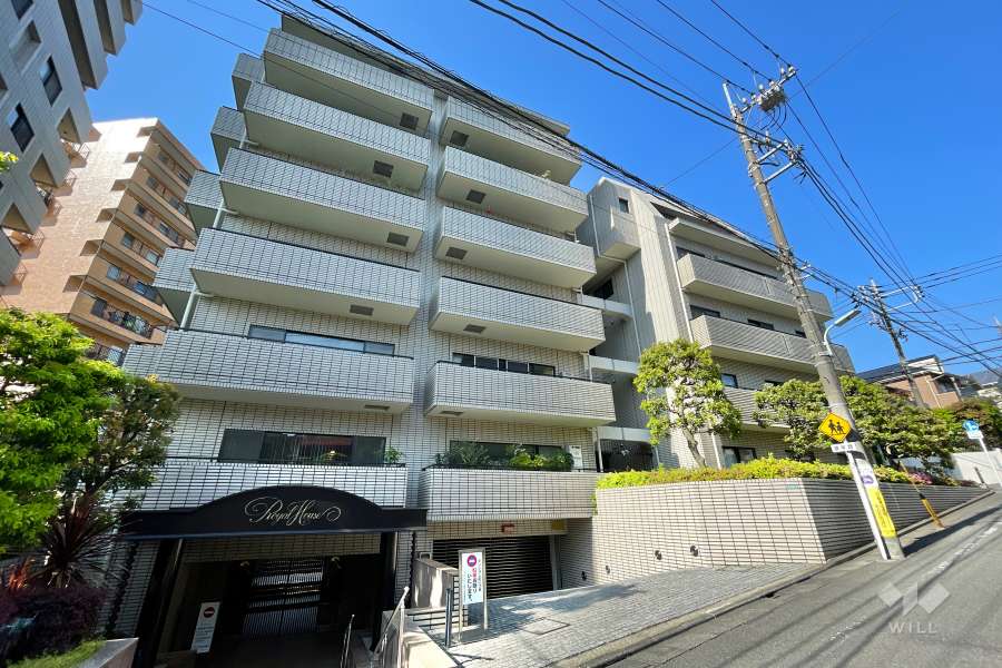 ロイヤルハウス都立大学の外観(南西側から）
