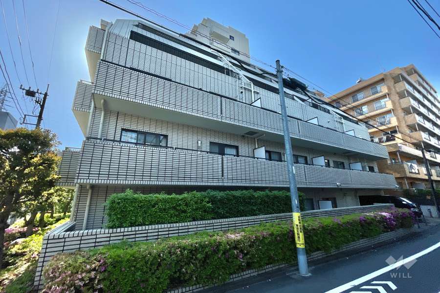 ロイヤルハウス都立大学の外観(南東側から）