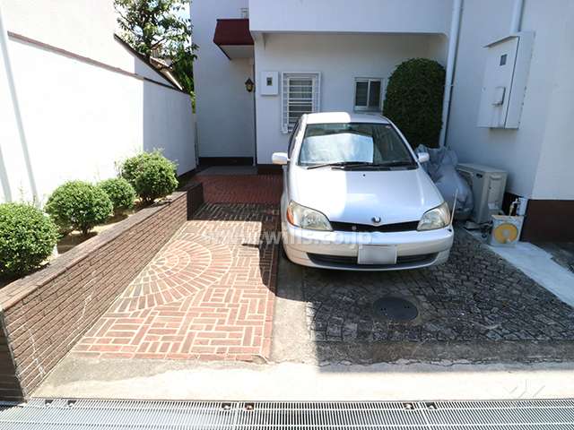 敷地内駐車場（屋外平面式）