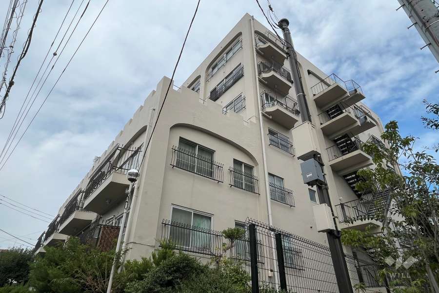 豊栄平町マンションの外観（南側から）