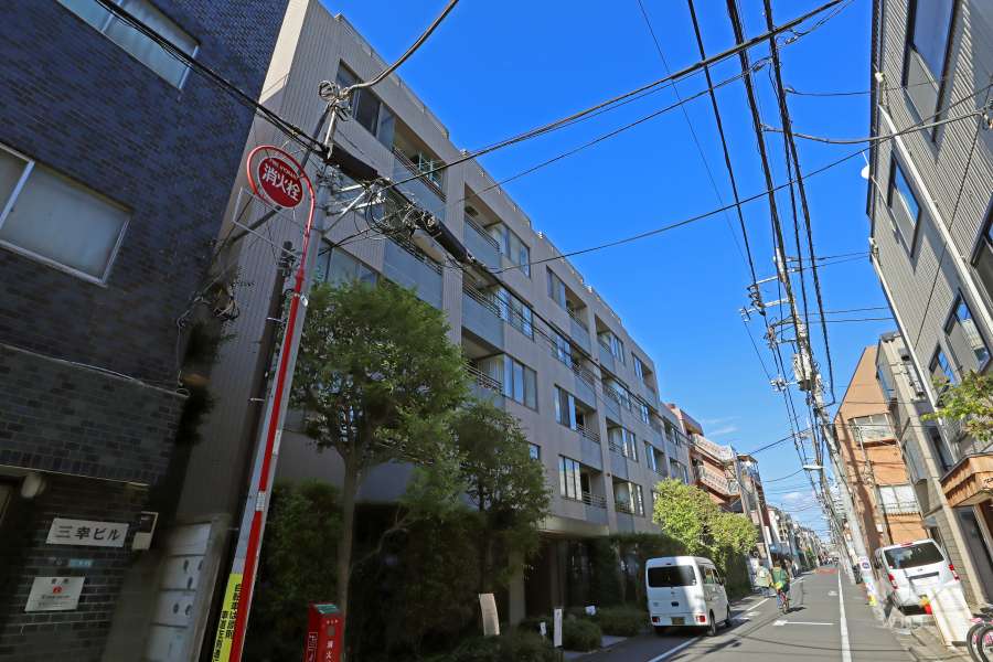 パークホームズ目黒本町の外観（南側から）