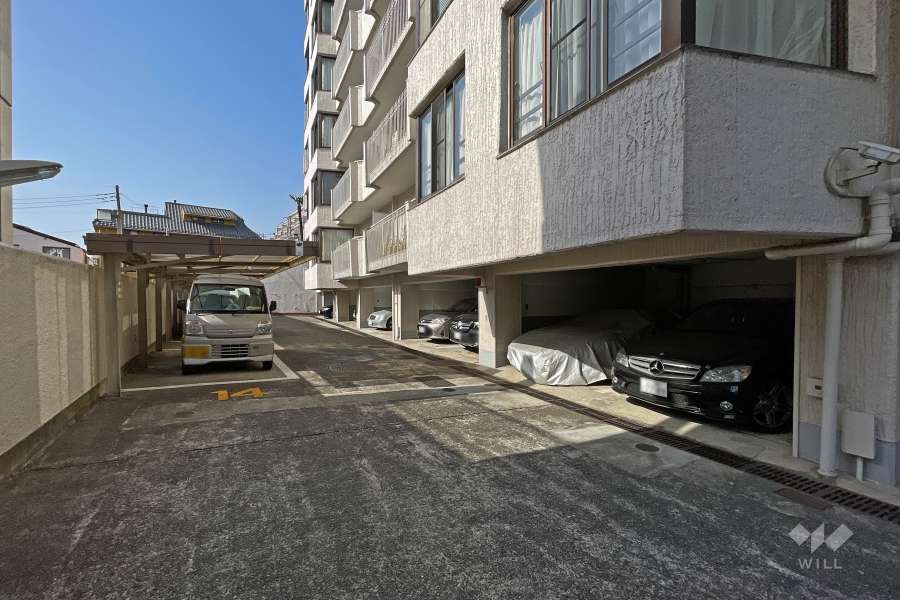 敷地内駐車場（屋内平面式と屋外平面式）