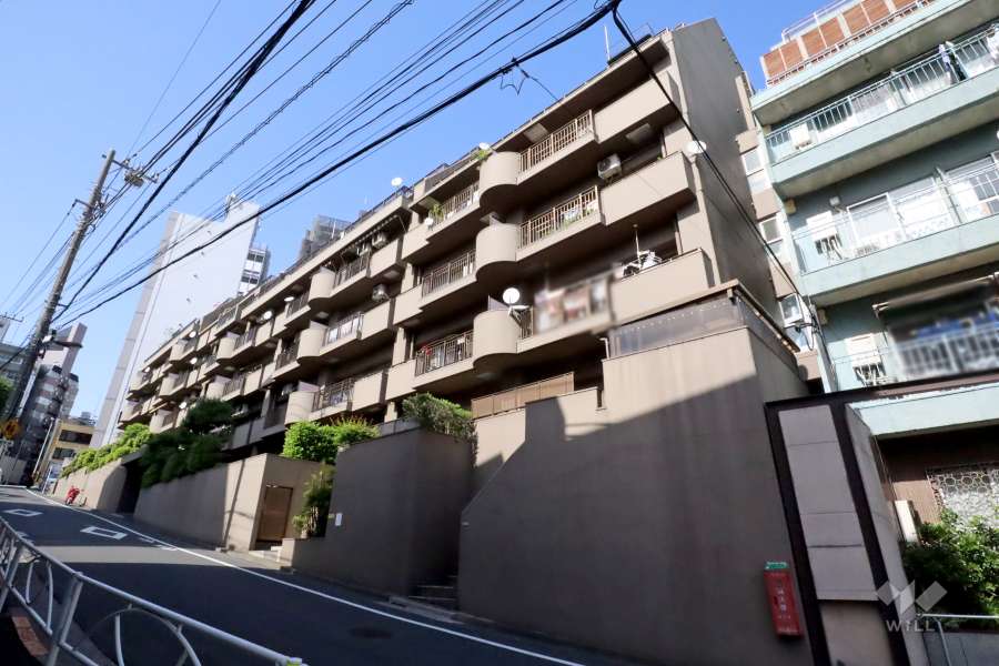 エルアルカサル目黒の外観(南西側から)