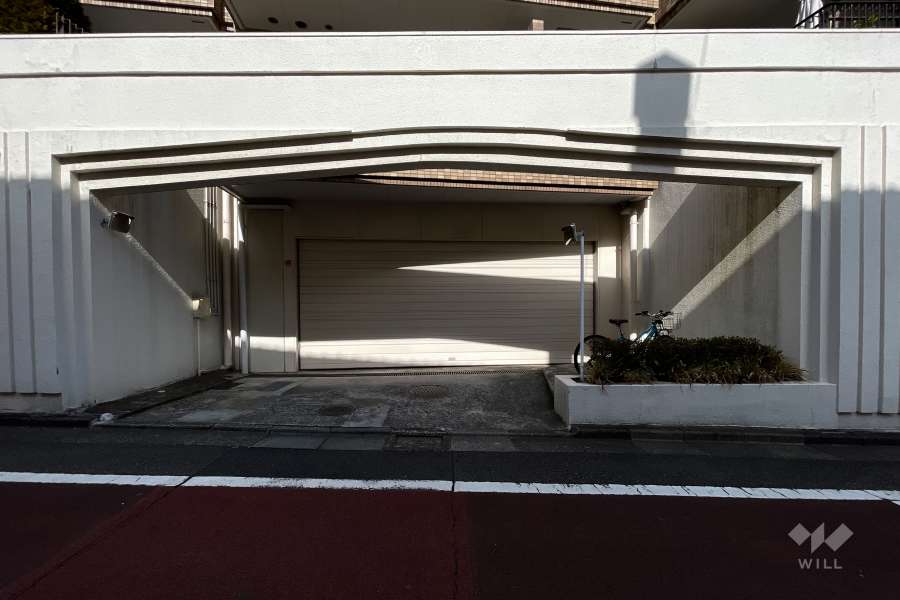 駐車場の出入り口
