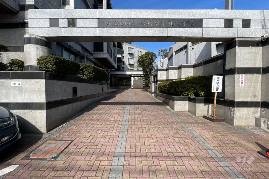 敷地の入り口