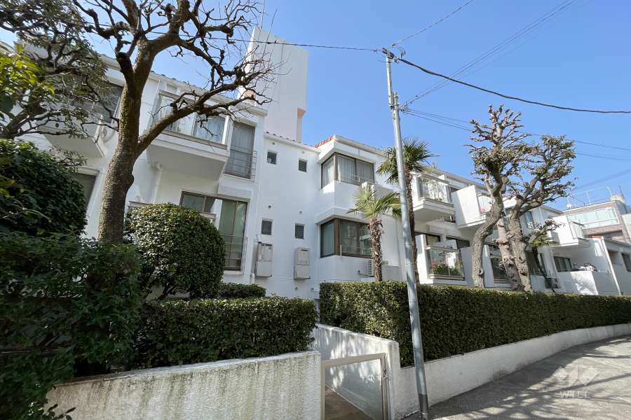 ガーデン目黒の外観（南東側から）