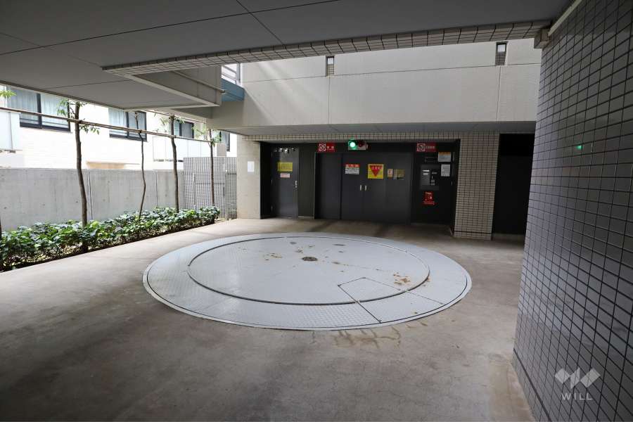 敷地内駐車場（屋内機械式）