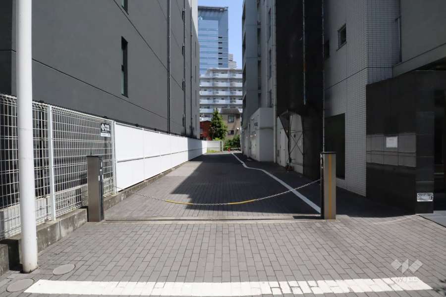 駐車場の出入り口