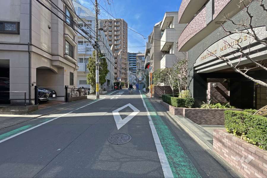 敷地南東側の前面道路