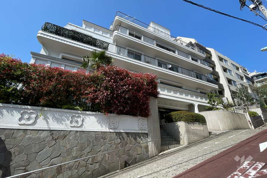 シャンボール第2目黒の外観（南西側から）