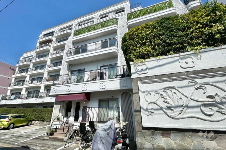 シャンボール第2目黒の外観（西側から）