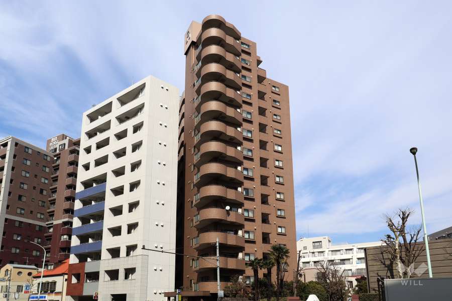 朝日シティパリオ中目黒の外観（南西側から）