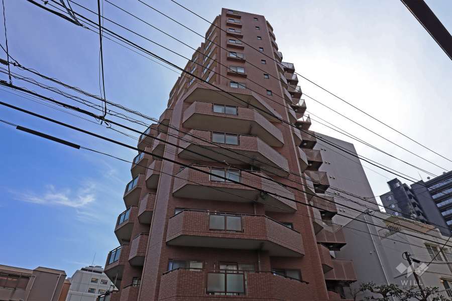 朝日シティパリオ中目黒の外観（北東側から）