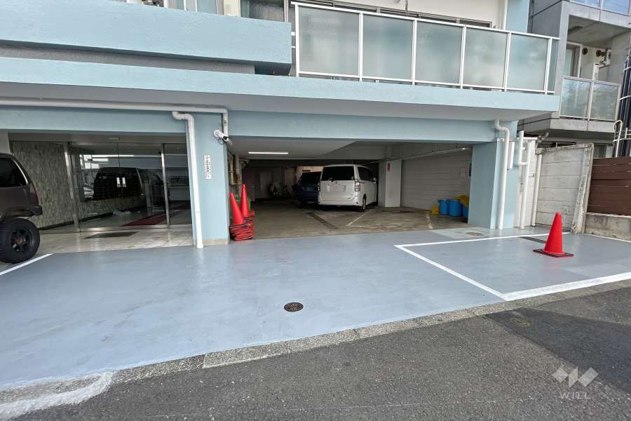 敷地内駐車場（屋内平面式）