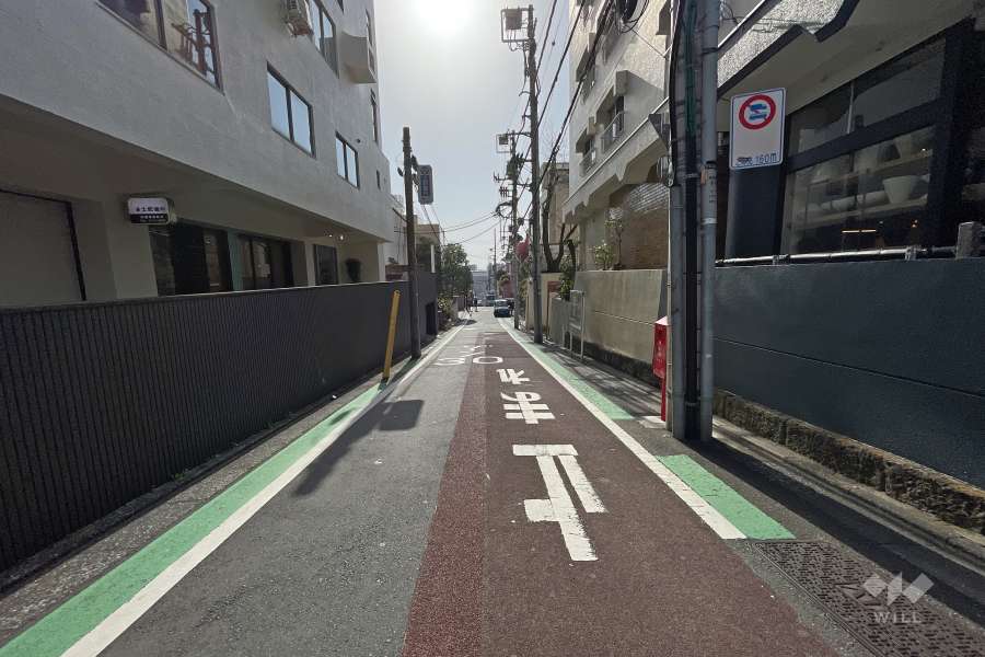 敷地南側の前面道路