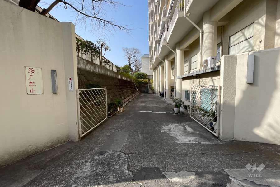 駐車場の出入り口