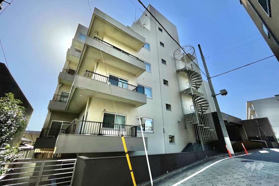 ドミール目黒の外観（東側から）