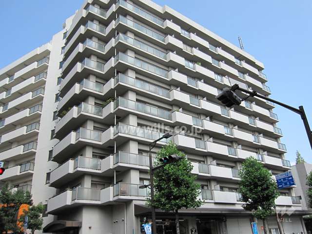 ファミール伊丹デュオの外観（南東側から）