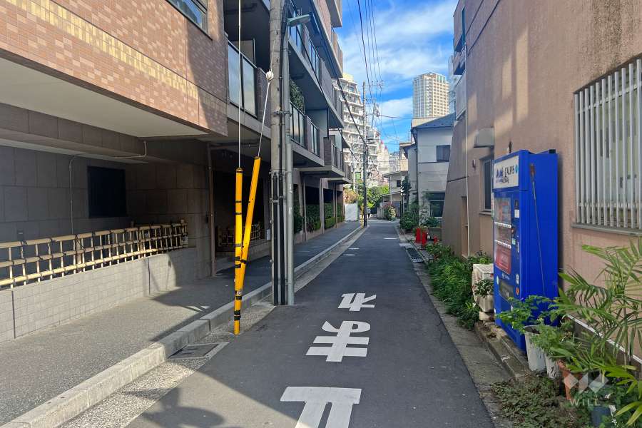 敷地南側の前面道路