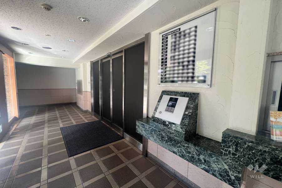 エントランスはオートロック付きです。