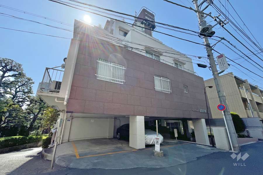 マンション西目黒苑の外観（東側から）