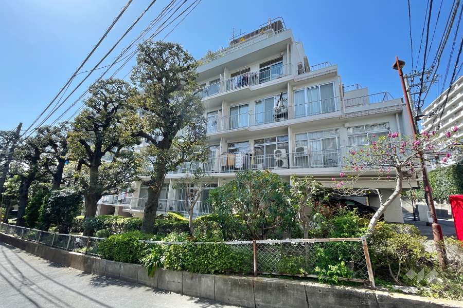 マンション西目黒苑の外観（南側から）