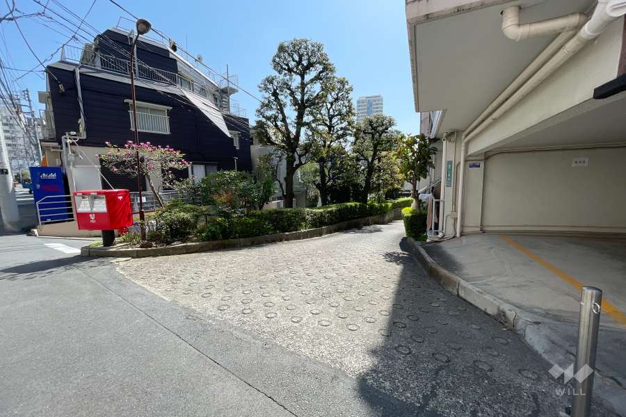 駐車場の出入り口