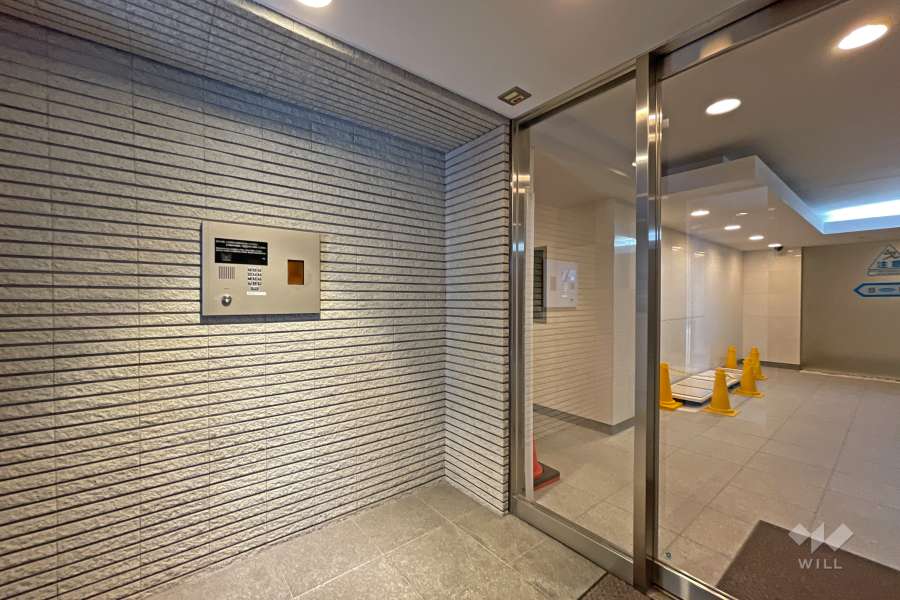 エントランス内はオートロック付きです。