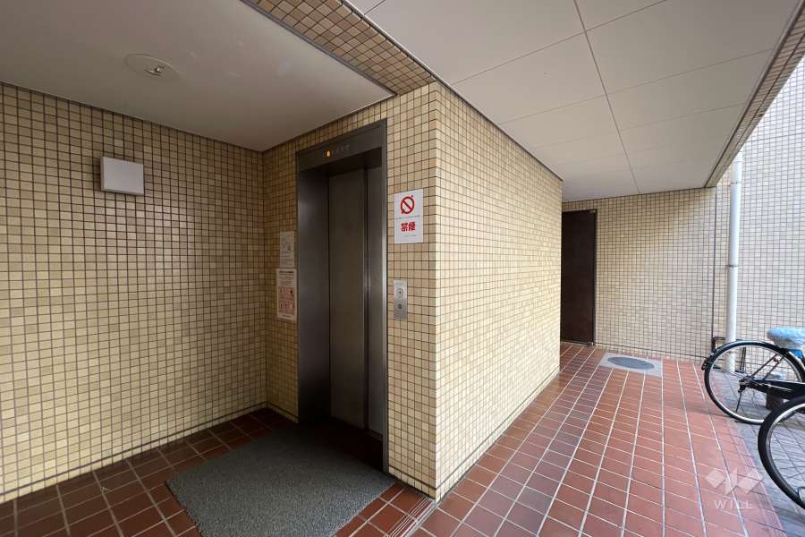 共用のエレベーター