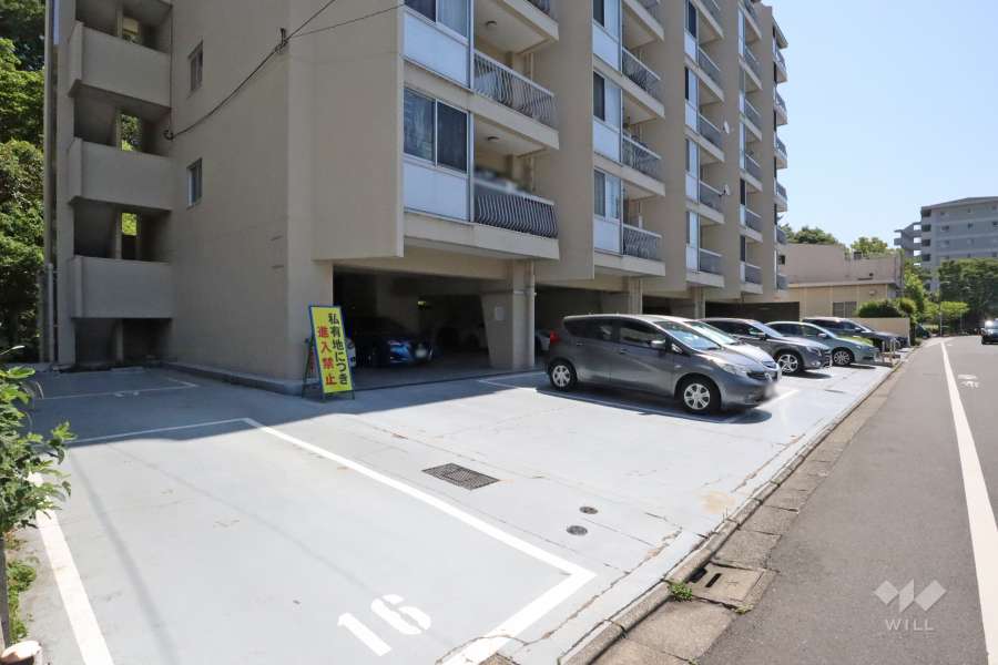 敷地内駐車場（屋外平面式）