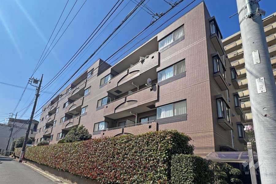 朝日マンション上目黒台の外観(北東側から)