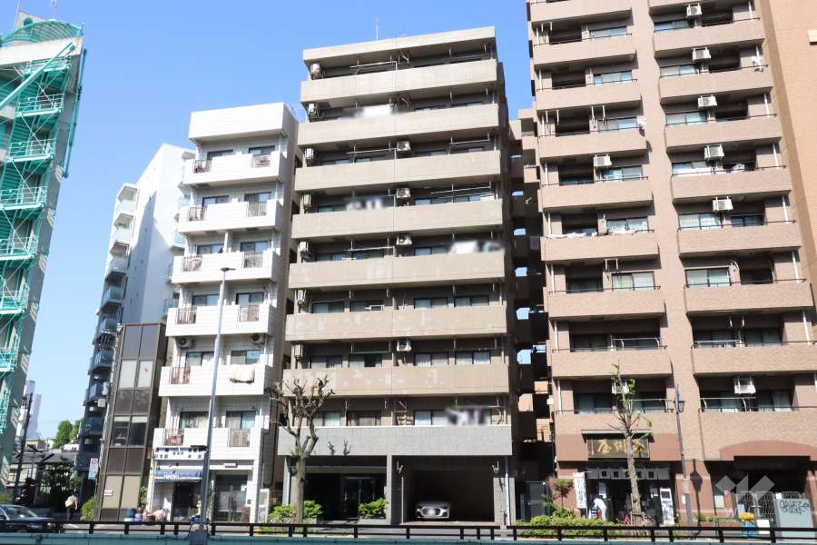 目黒アムフラットの外観(南西側から)　
