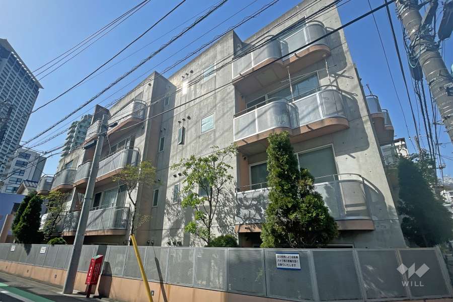 ジェイパーク青葉台アパートメントの外観（南東側から）