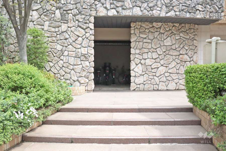 屋内に設けられた駐輪場